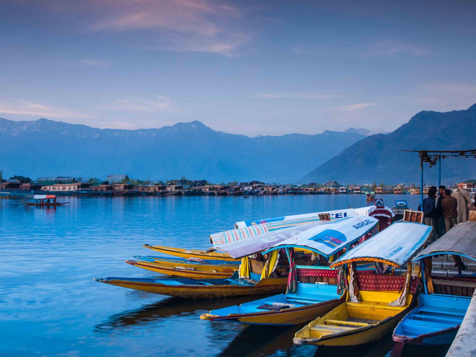 Two shades of Srinagar #spring #lake #moutains | Instagram